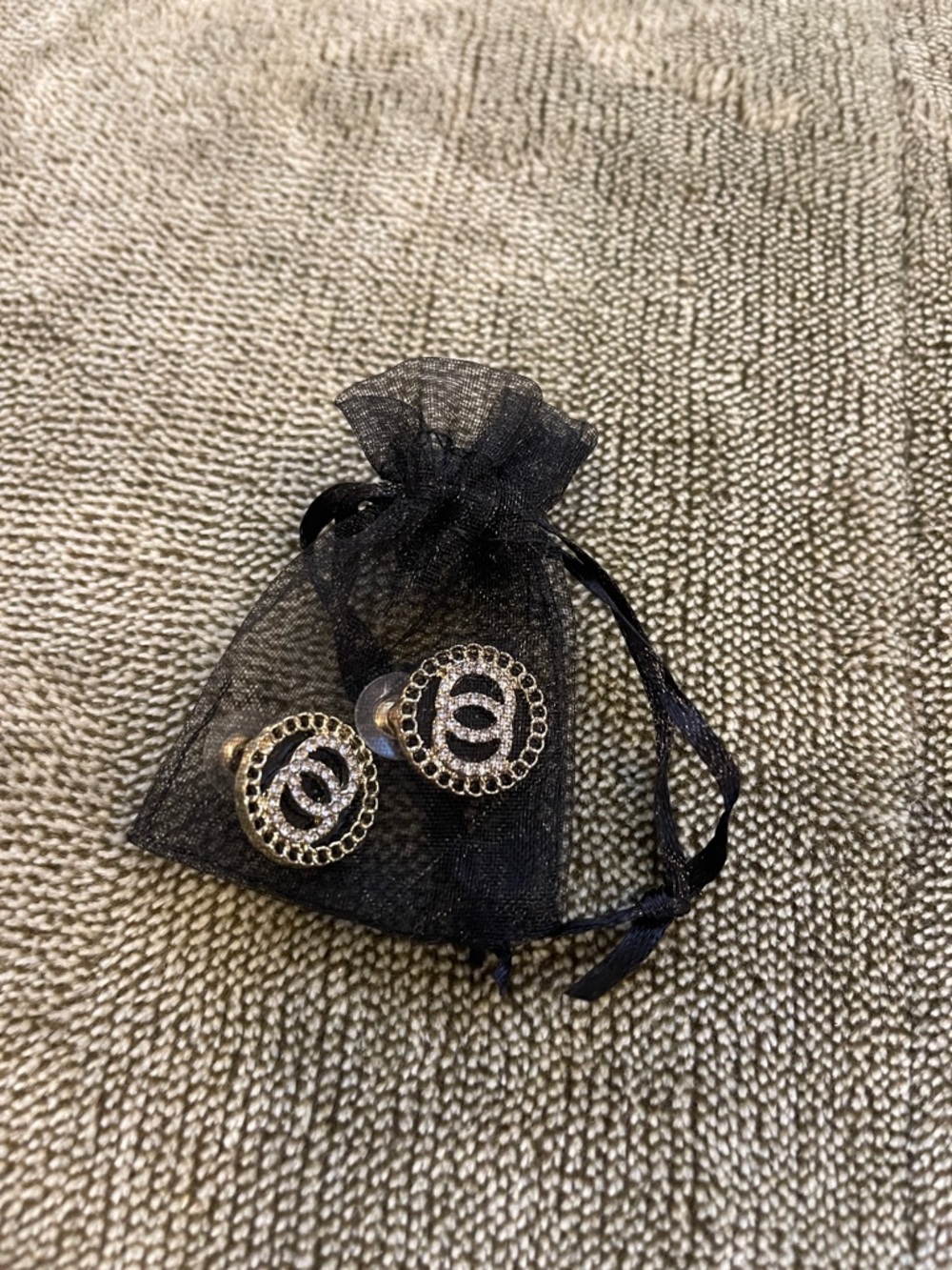 Elegant Chanel-Inspired Gold Diamond Stud Beautiful Formal/Casual Circle Earring